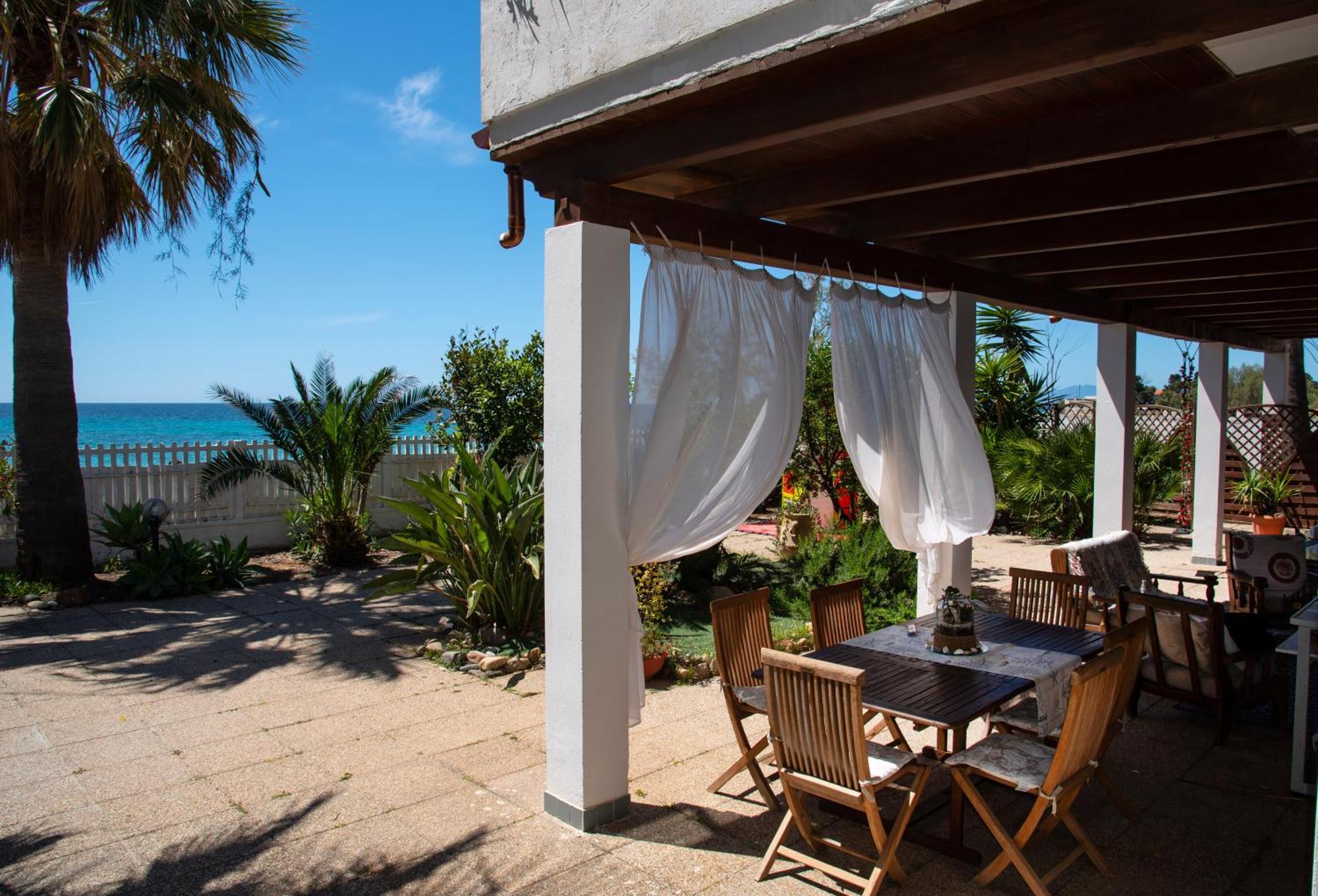 Villa By The Beach Sant'Andrea  エクステリア 写真