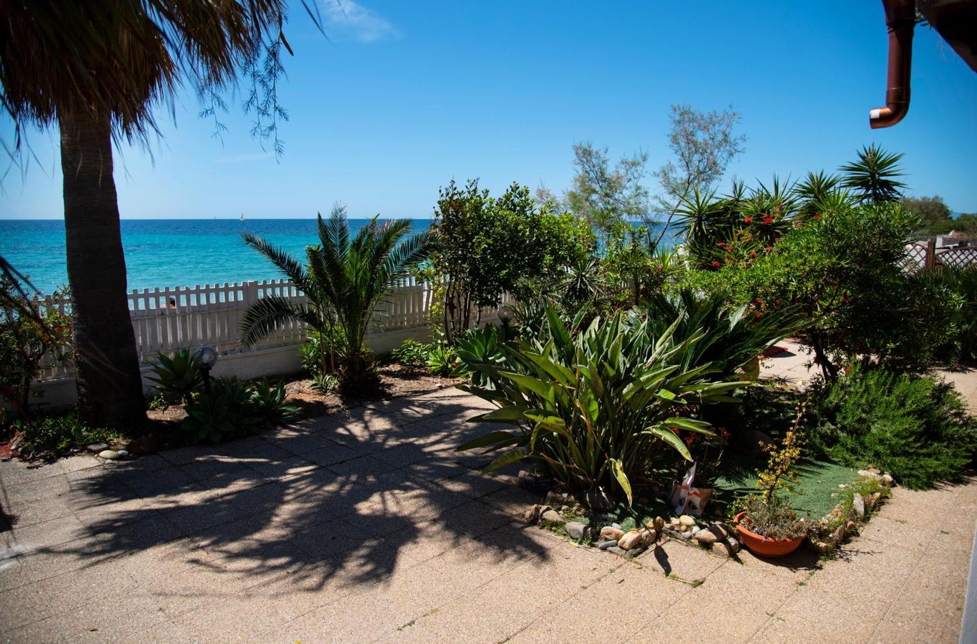 Villa By The Beach Sant'Andrea  エクステリア 写真